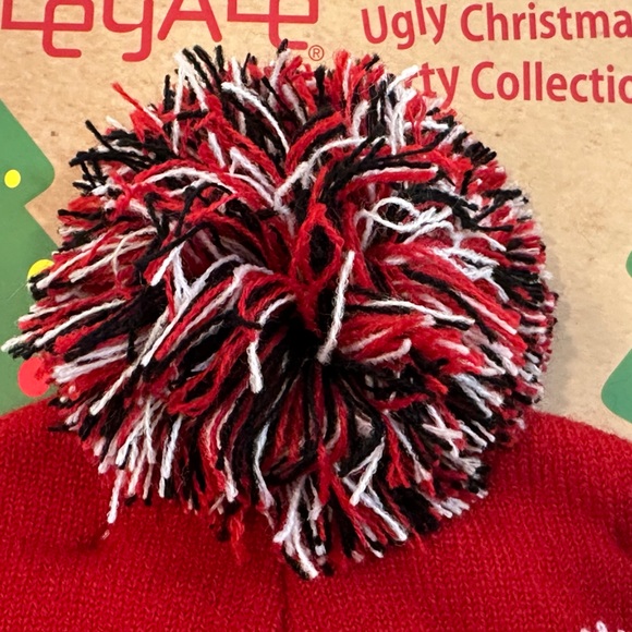 NWT Legale Ugly Christmas Party Collection Men’s Ugly Christmas Hat & Socks Set! - Picture 2 of 8